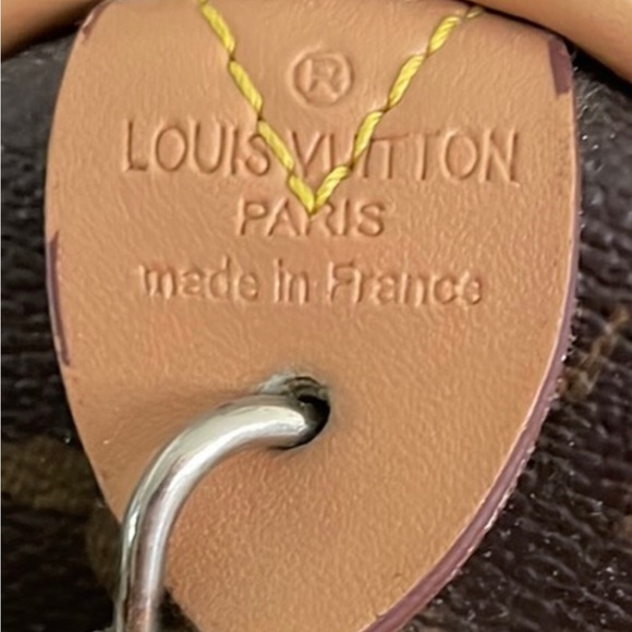 Louise Vuitton leather comparison - Picture 5 of 6